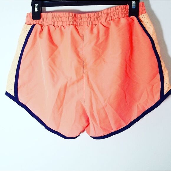 Under Armour  - Picture 3 of 3